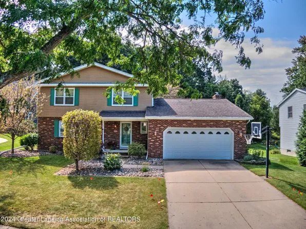 5706 Wood Valley Dr, Haslett, MI 48840