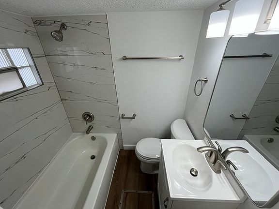 2nd image of 1005 W Spruce St #4