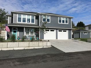 610 Concession Ct, Gearhart, OR 97138