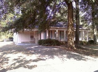 206 N Hampton St, Pinewood, SC 29125