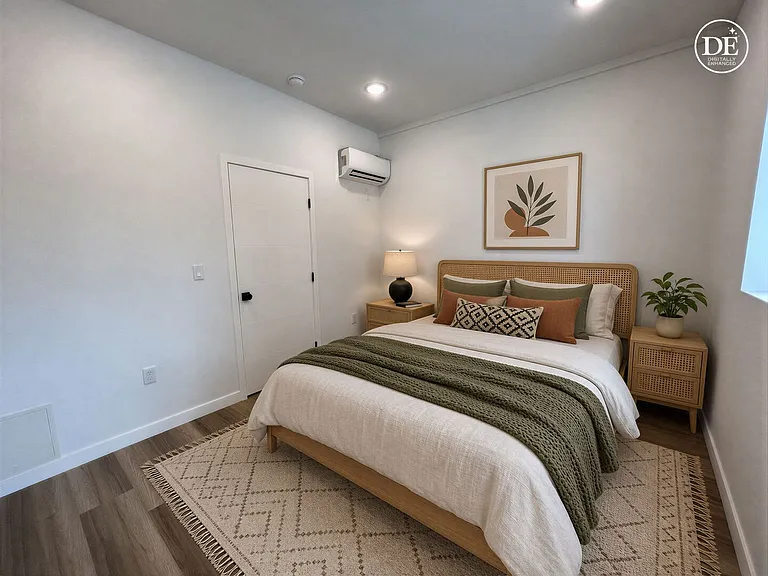 5526 Blackwelder St — Photo 2
