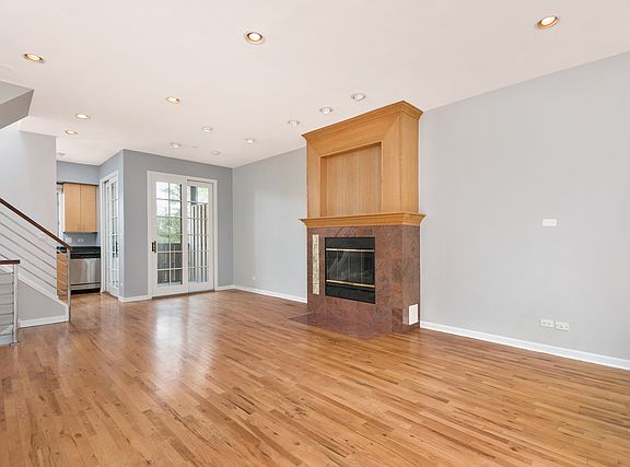 4th image of 2140 N Winchester Ave APT 4