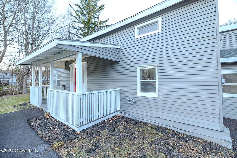 5th image of 1644 Main Street