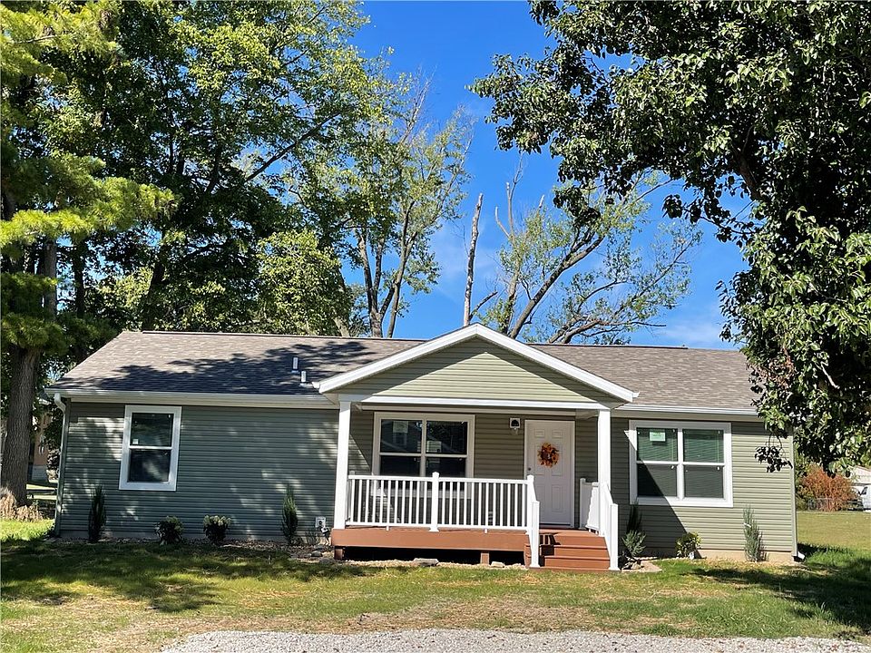 1st image of 747 Maple Ave