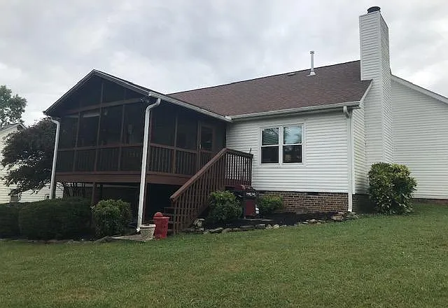 1352 Wenlock Rd — Photo 3