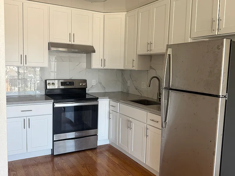 3380 21st St #5 — Photo 3