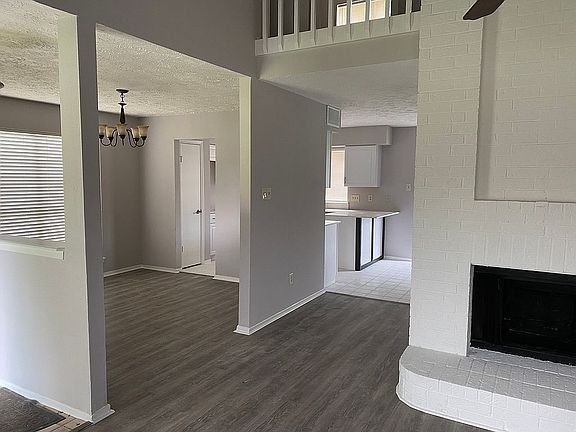 3rd image of 426 Enfield Dr