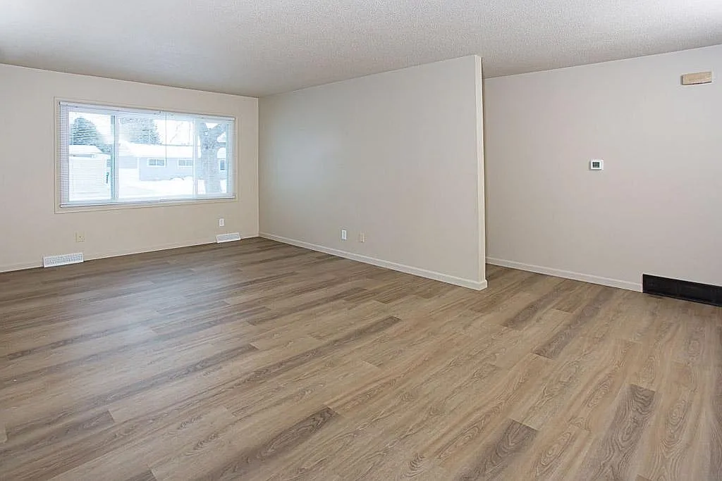 2919 Saint Johns Ave — Photo 2
