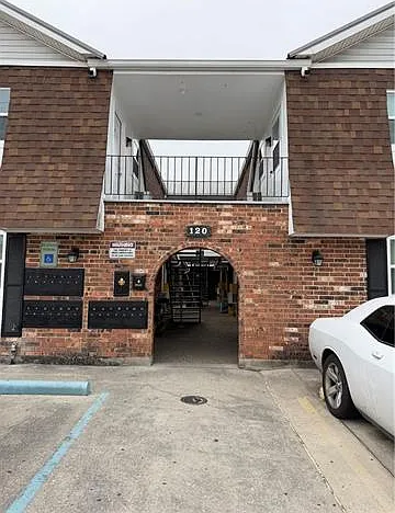 120 Houma Blvd #2 — Photo 1