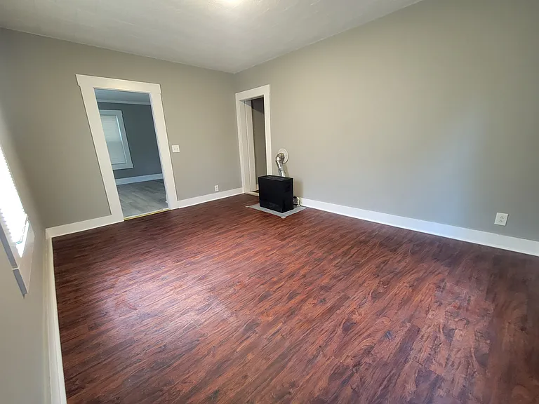 162 Rollstone St #1A — Photo 8