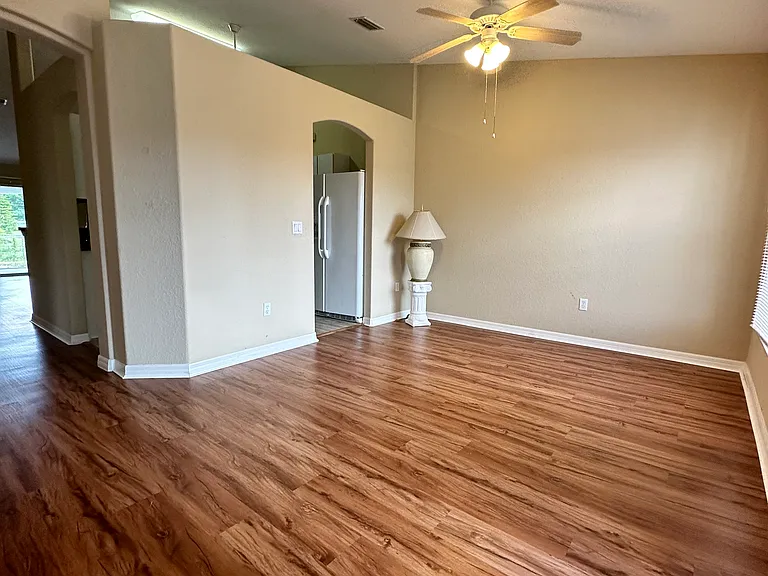13522 Darnell Ave — Photo 9