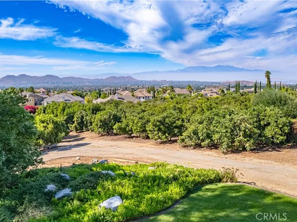 10851 Orchard View Ln, Riverside, CA 92503