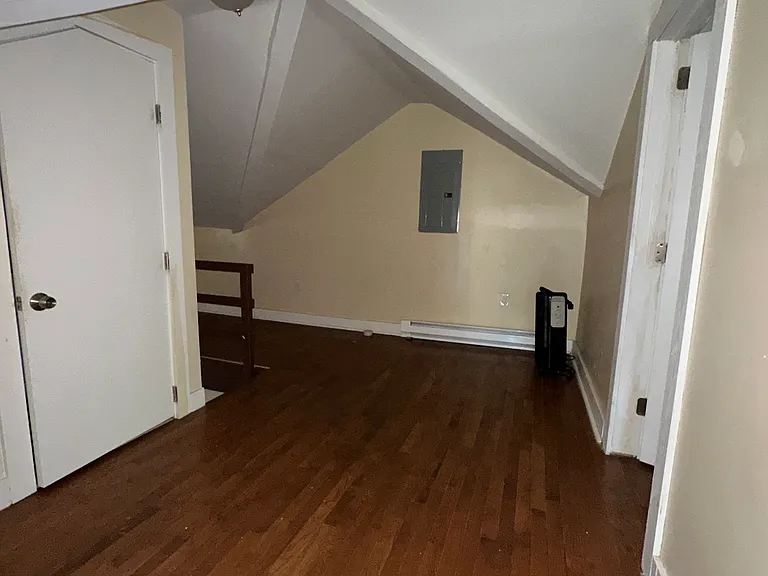 133 Hobart St #2B — Photo 12