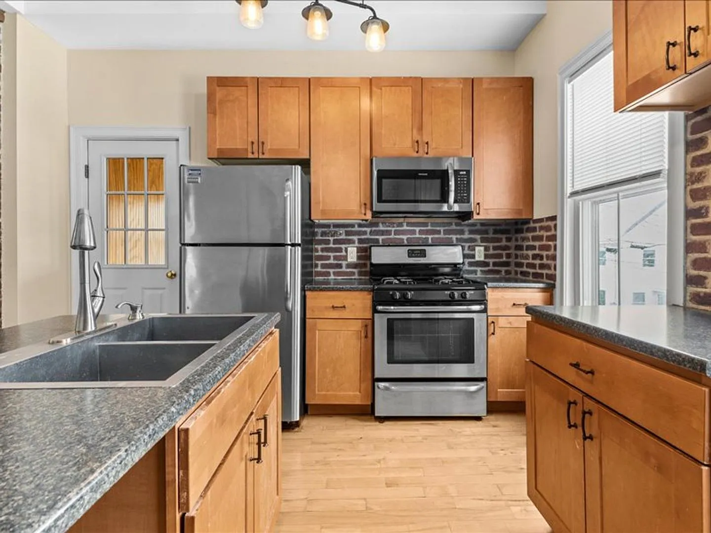 26 Cedar St — Photo 2