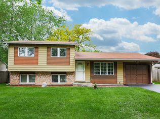 141 Olympic Dr, Bolingbrook, IL