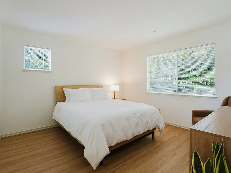 Parkwood Court Apartments — Photo 20