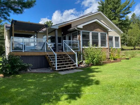 1075 Sandwood Rd, Muskoka Lakes, ON P0B 1M0