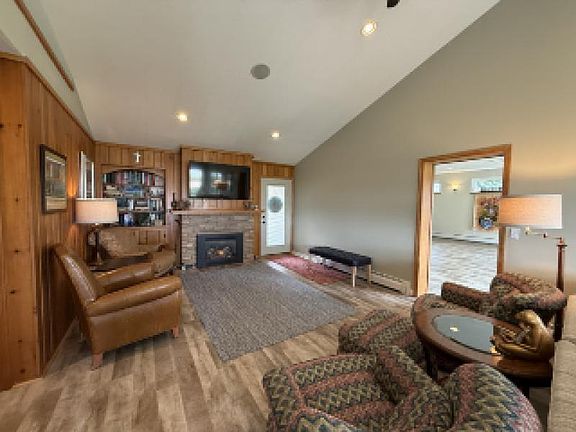 4th image of 6170 Ridge Rd