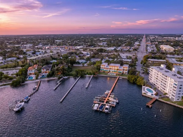 318 N Lake Drive, Lantana, FL 33462