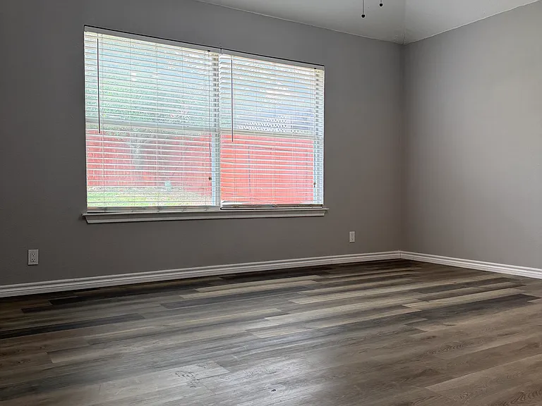 13119 Forum Rd — Photo 35