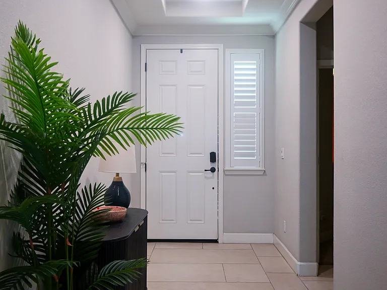 1581 Osborn Dr — Photo 3