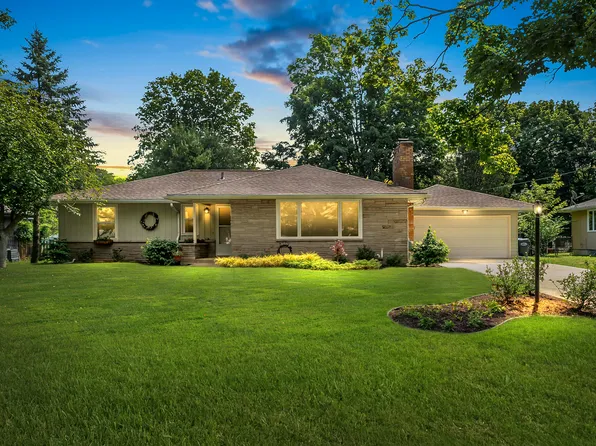 2525 Ferdon Rd, Kalamazoo, MI 49008