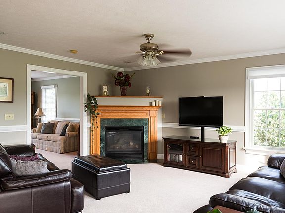 2nd image of 3175 Nutmeg Ct