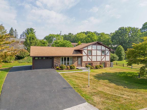 3rd image of 1311 Hopkins Dr