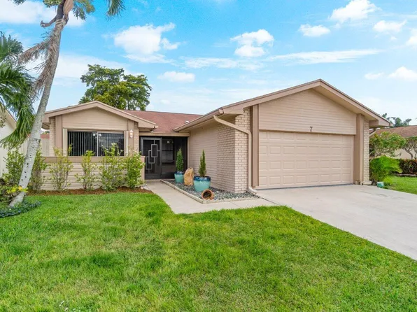 7 Fawlkland Circle, Boynton Beach, FL 33426