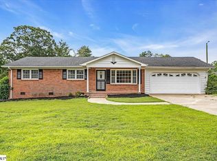 102 Lawton St, Greer, SC 29651