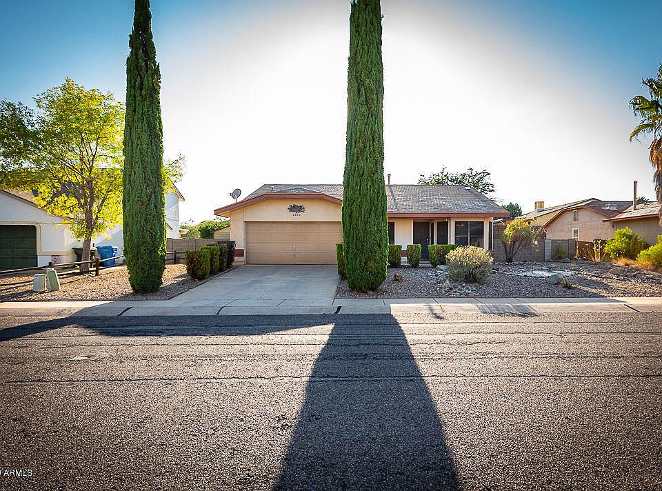 1st image of 2230 Iris Dr