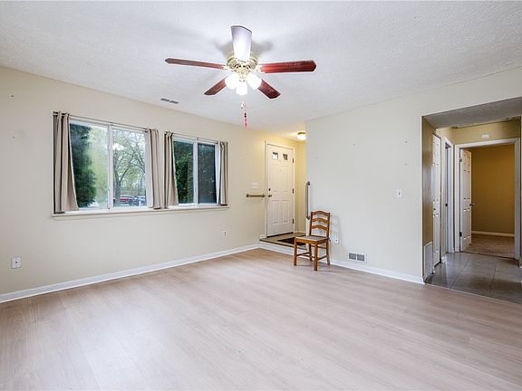 4th image of 107 Norwich Dr