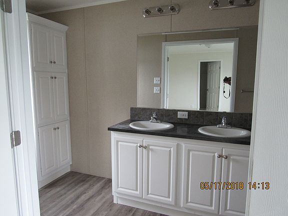3rd image of 525 Vincent Ln