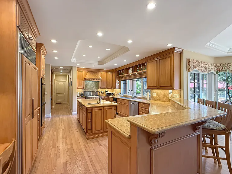 1526 Hillview Dr — Photo 7