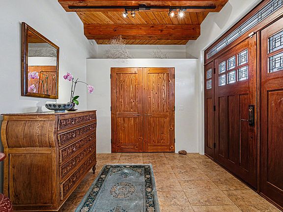4th image of 19 Hondo Ln