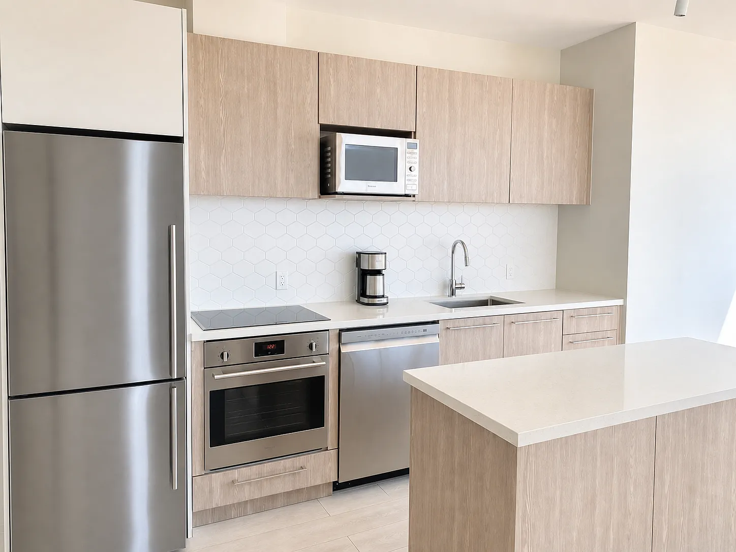 3 bed, 930 sqft, $3,450 — Photo 4