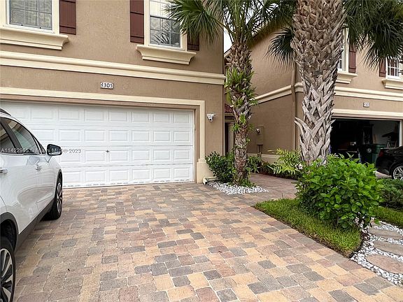 2nd image of 4305 Bamboo Palm Ct