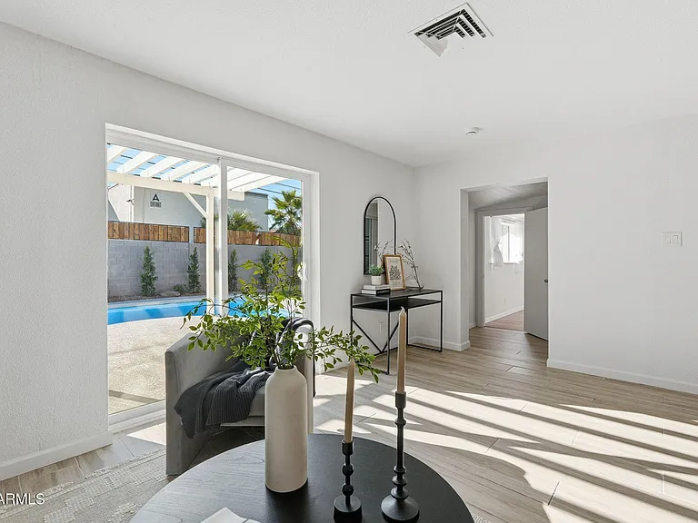 8725 E Coronado Rd — Photo 22