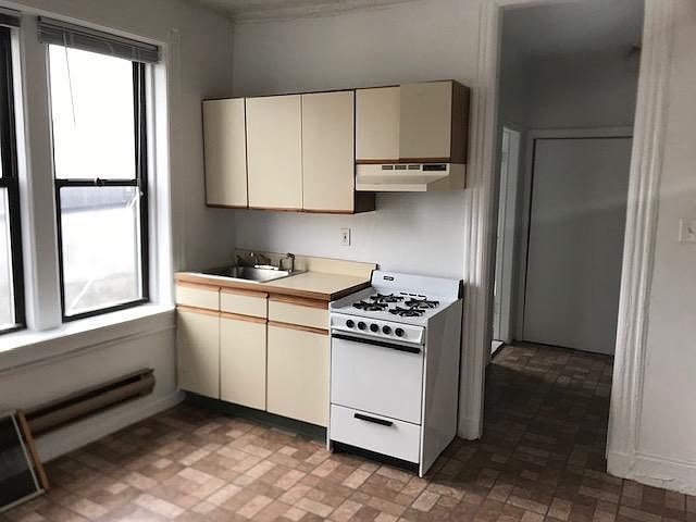 2nd image of 710 Adams St #5LL