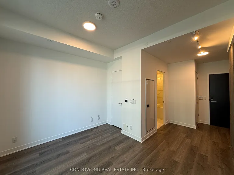 180 Front St E #1110 — Photo 4