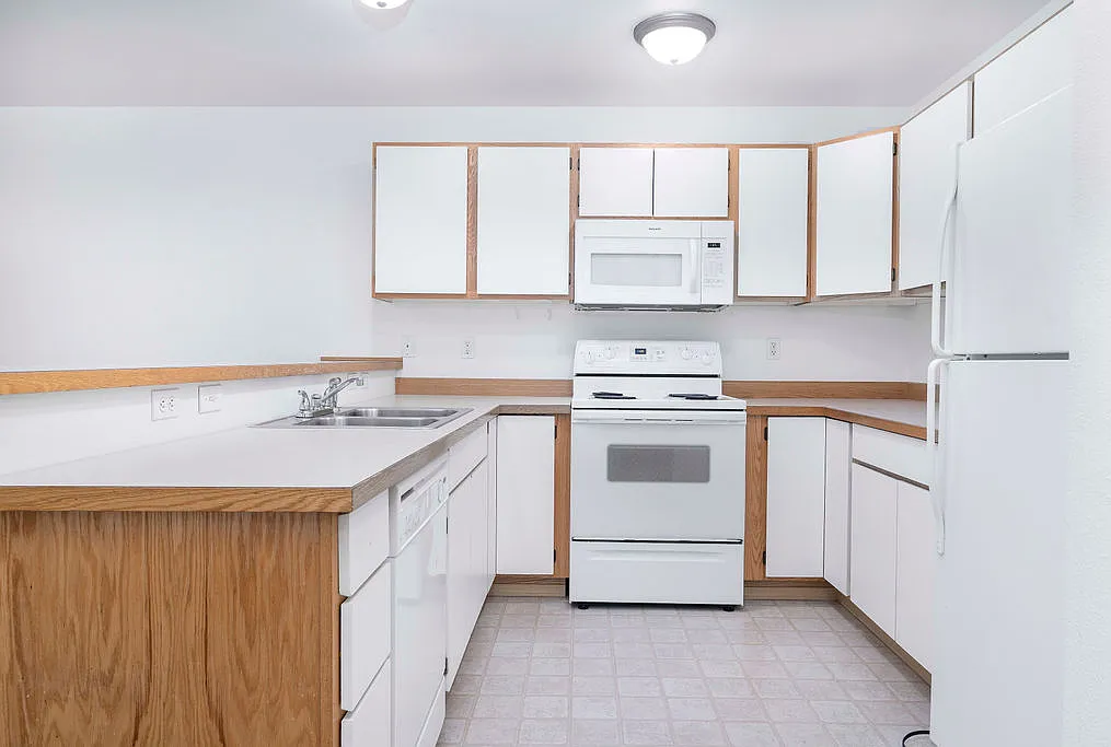 2 bed, 911 sqft, $1,850 — Photo 3