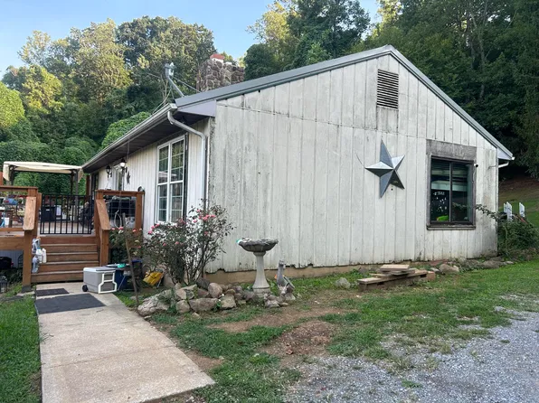 1378 Wideview Dr, Thaxton, VA 24174