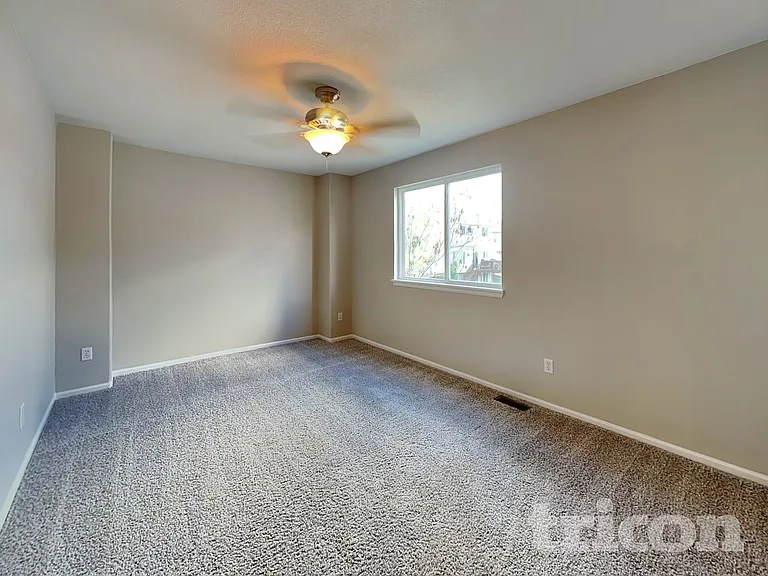 4843 S Liverpool Cir — Photo 17