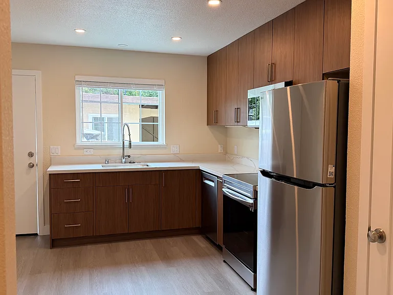 482 Dover Way #482 — Photo 5