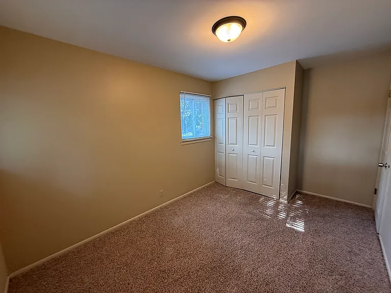 1729 Carlton Ave NE — Photo 10