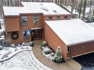 85 Middlebury Rd, Orchard Park, NY 14127