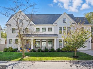 5102 Fairglen Ln, Chevy Chase, MD 20815
