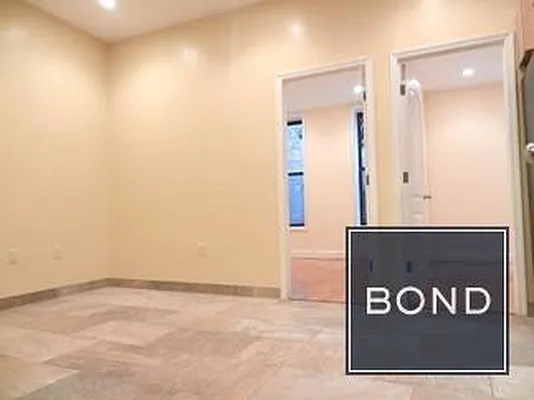 Rented by Bond New York | media 32