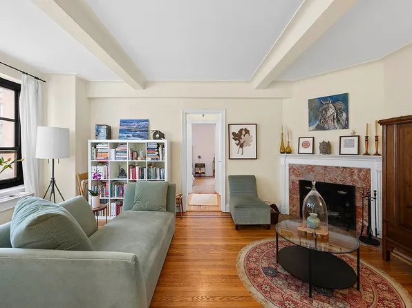 235 E 22nd St APT 4P, New York, NY 10010