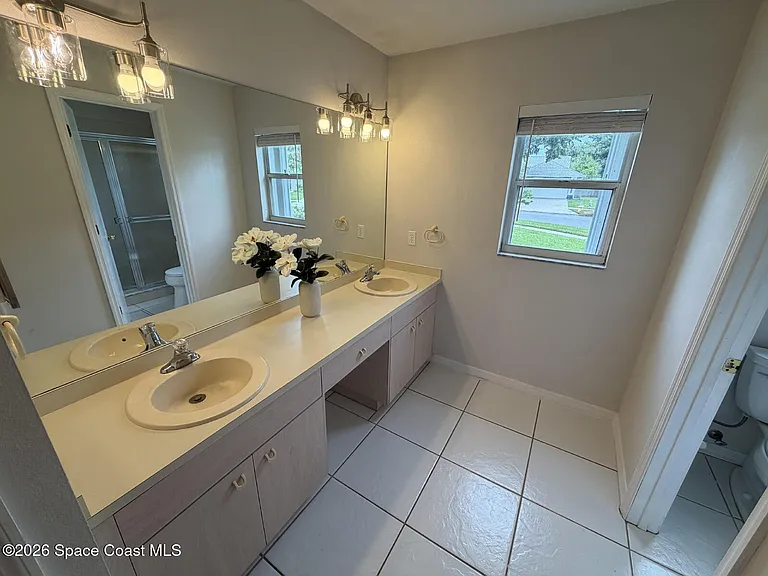 1305 Ambra Dr — Photo 11